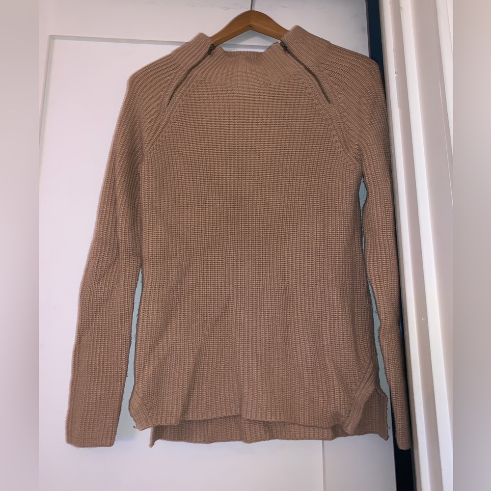 Pink banana republic sweater with zipper detail